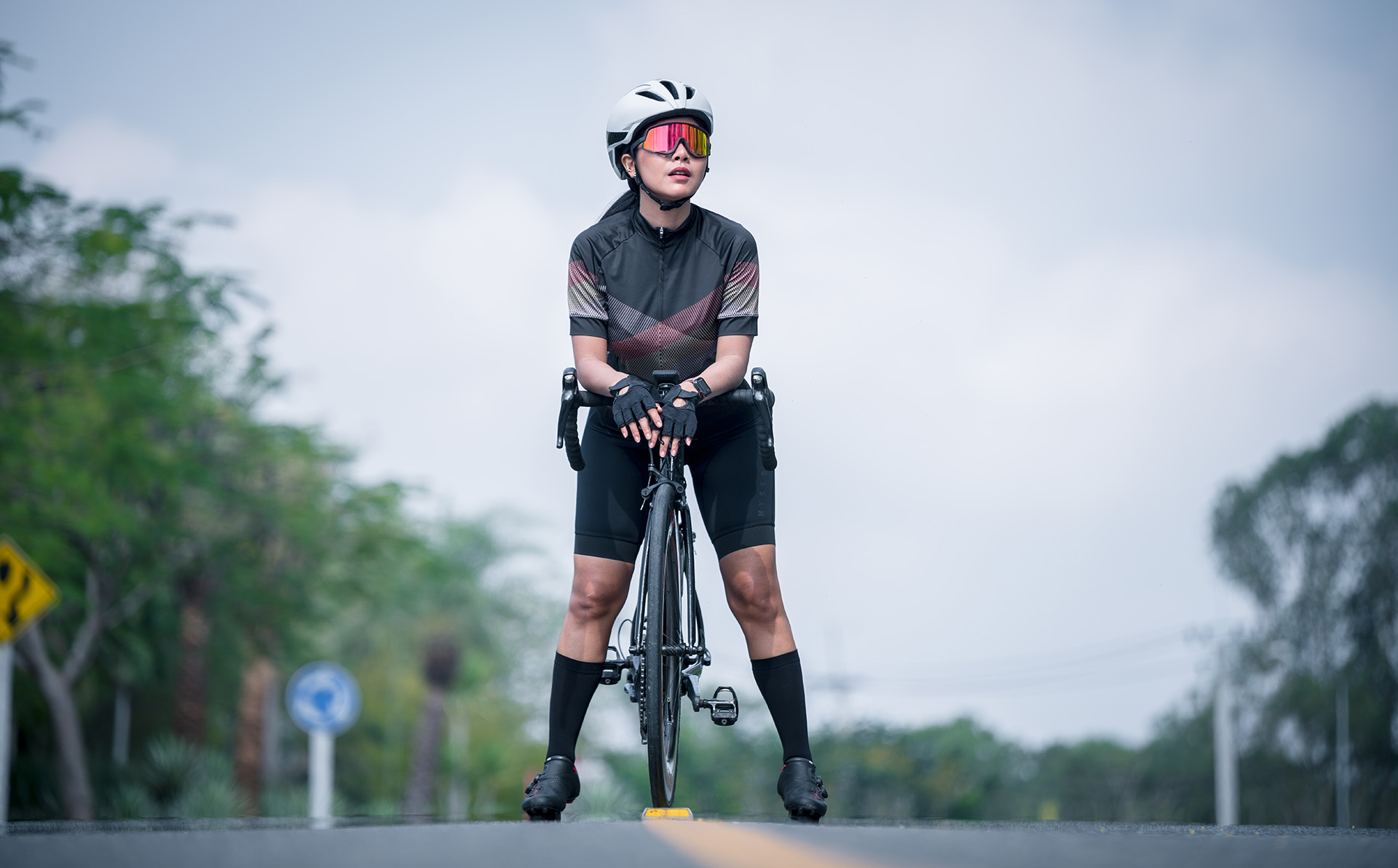 cycling foot pain women