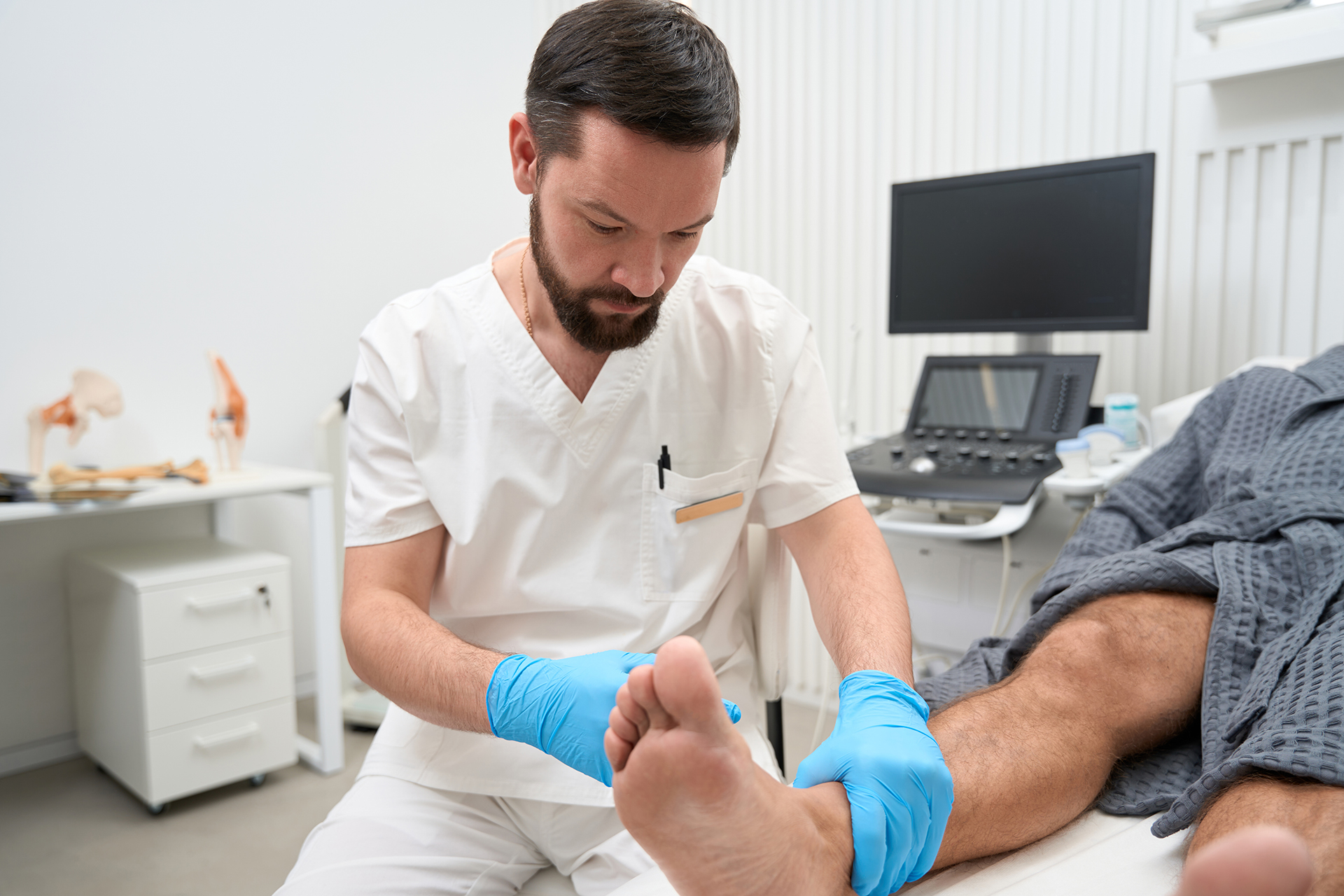 early-stage diabetic foot ulcer screening